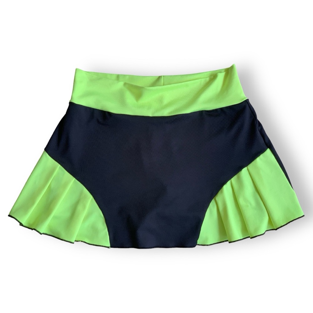 TENNIS, PICKLEBALL, GOLF PLEATED SKIRT/SKORT. NEON GREEN & BLACK. WOMEN X-SMALL